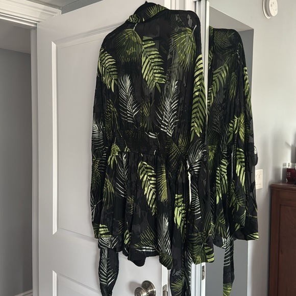 Camila Coelho REVOLVE Amelia Tropical Leaf Print Romper Green Tie Waist (XL) - Picture 3 of 4